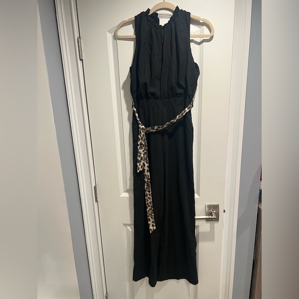 Elegant Black Jumpsuit with Leopard Print Belt